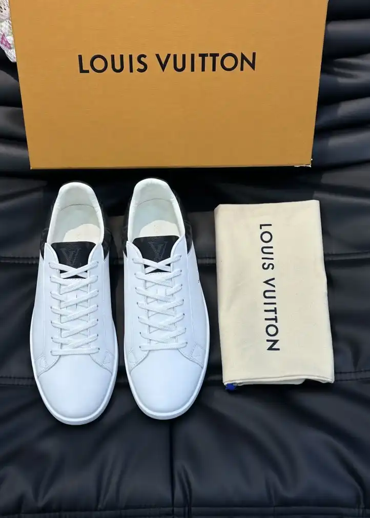 hype Louis Vuitton Sneakers