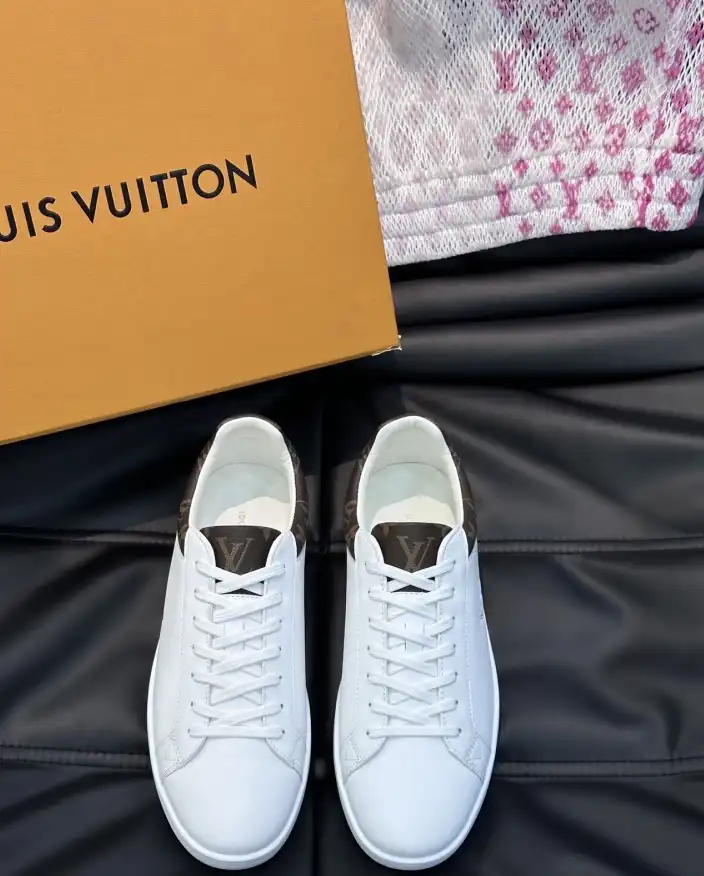 hype Louis Vuitton Sneakers