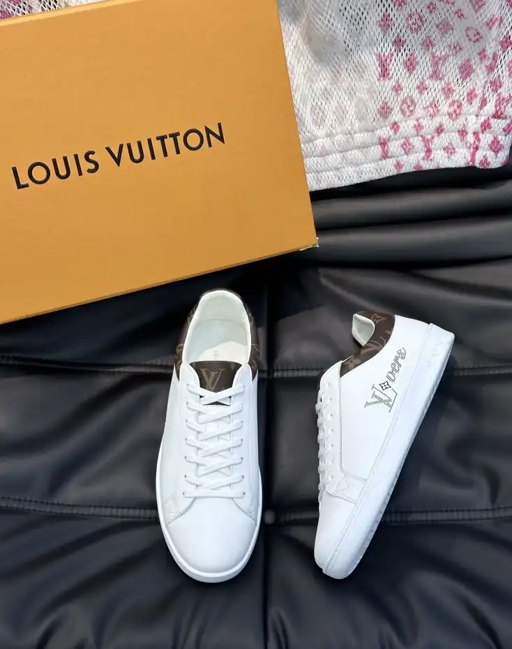 hype Louis Vuitton Sneakers