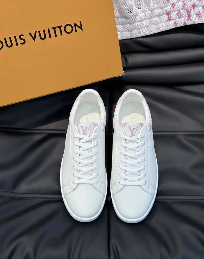 hype Louis Vuitton Sneakers