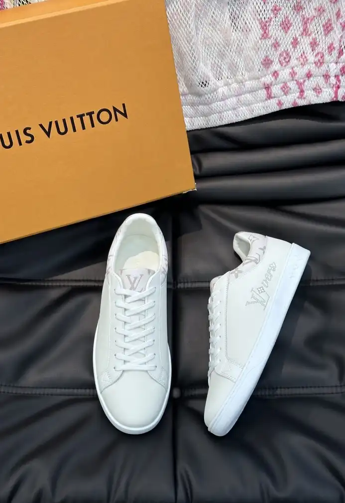 hype Louis Vuitton Sneakers