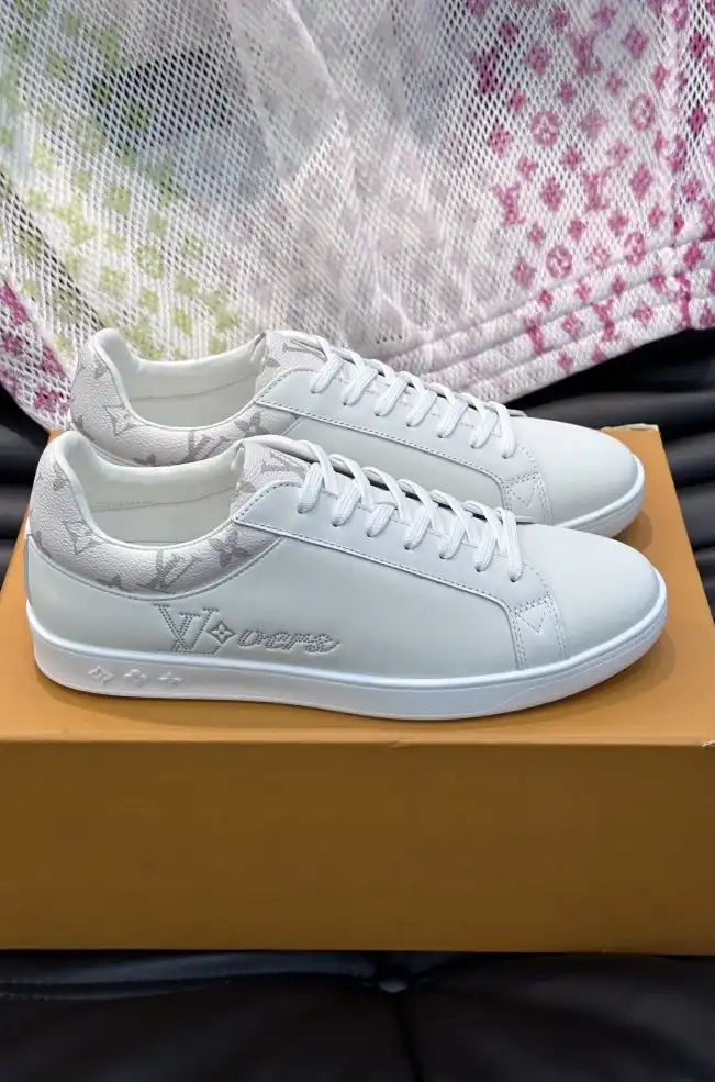 hype Louis Vuitton Sneakers