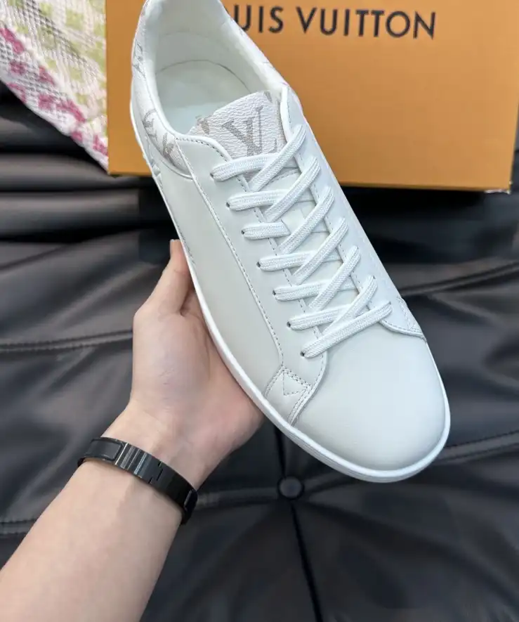 hype Louis Vuitton Sneakers