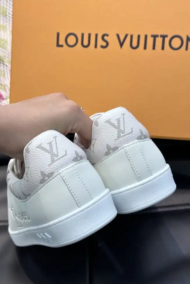 hype Louis Vuitton Sneakers