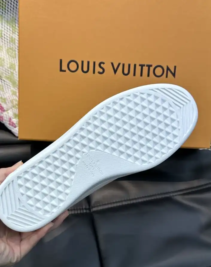 hype Louis Vuitton Sneakers