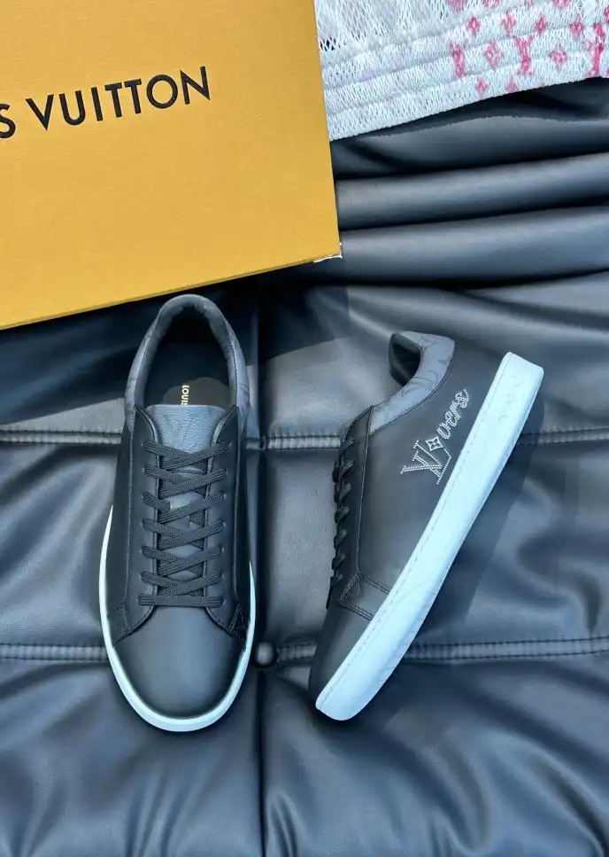 hype Louis Vuitton Sneakers