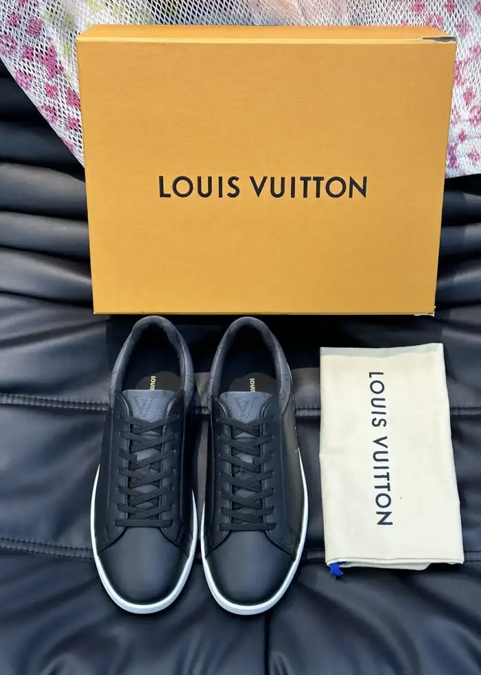 hype Louis Vuitton Sneakers