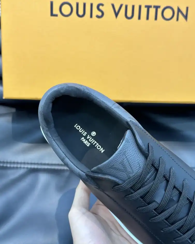 hype Louis Vuitton Sneakers