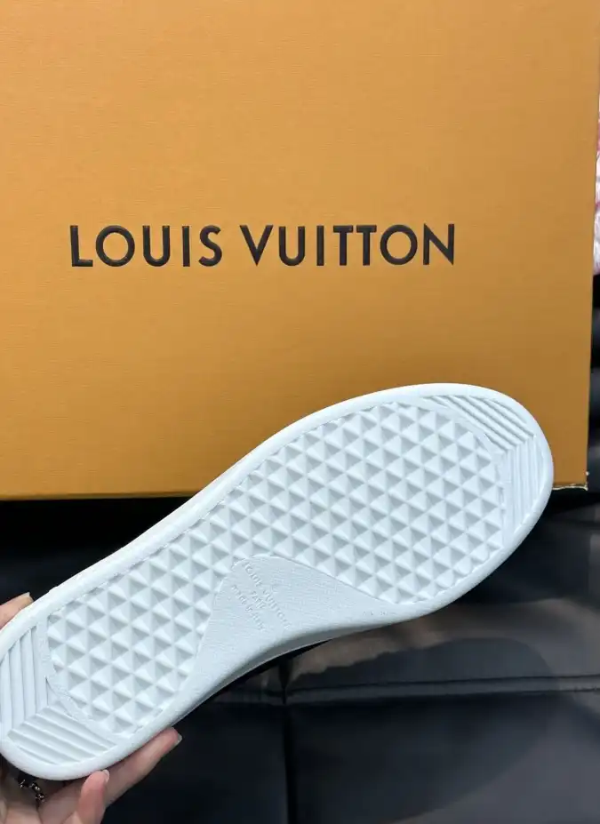 hype Louis Vuitton Sneakers