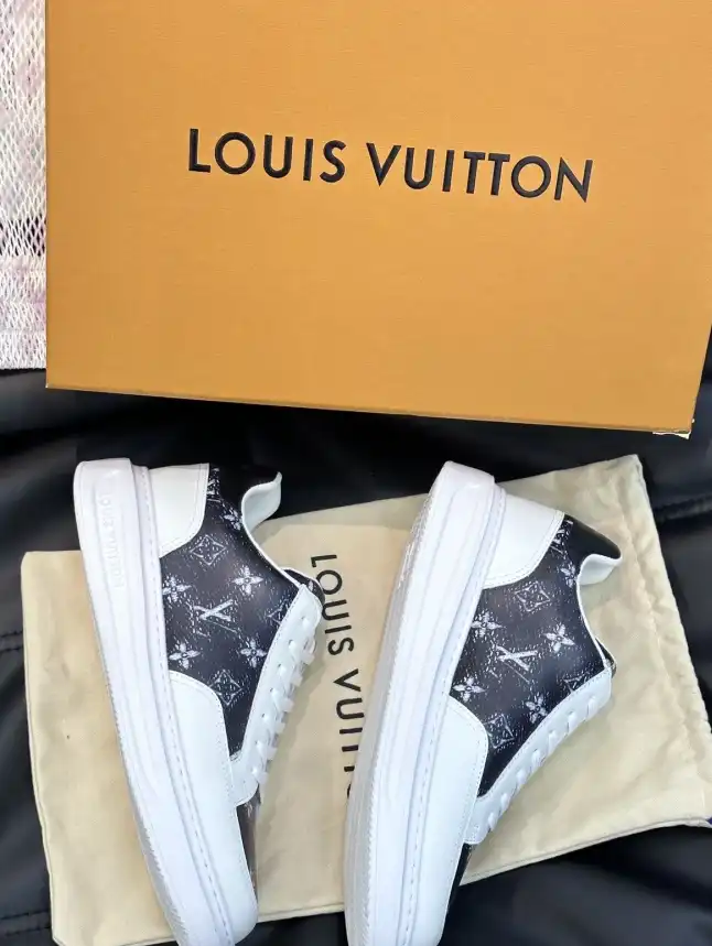 hype Louis Vuitton Sneakers