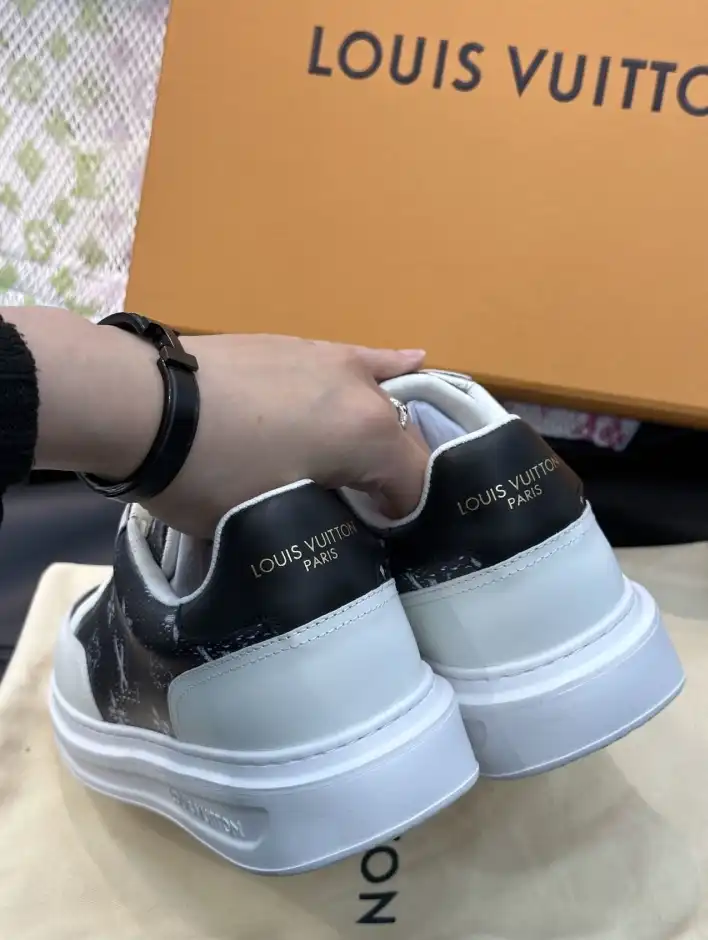 hype Louis Vuitton Sneakers