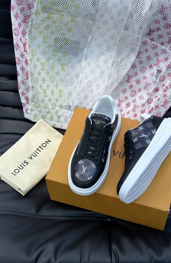 hype Louis Vuitton Sneakers