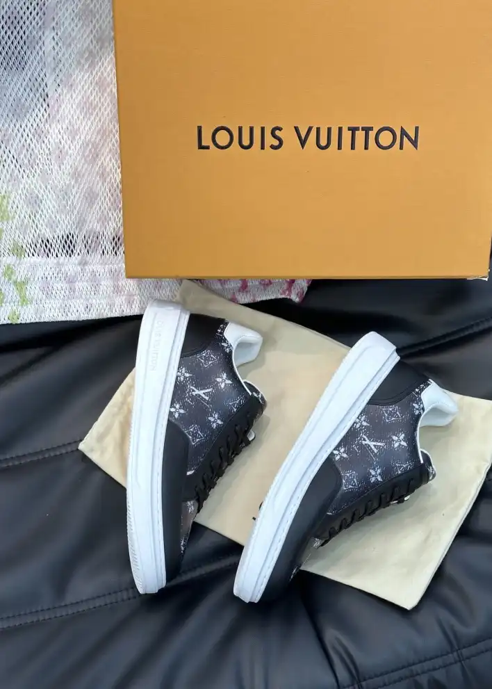 hype Louis Vuitton Sneakers