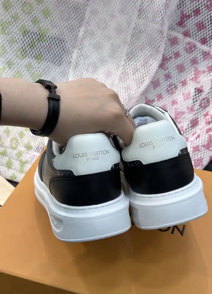 hype Louis Vuitton Sneakers