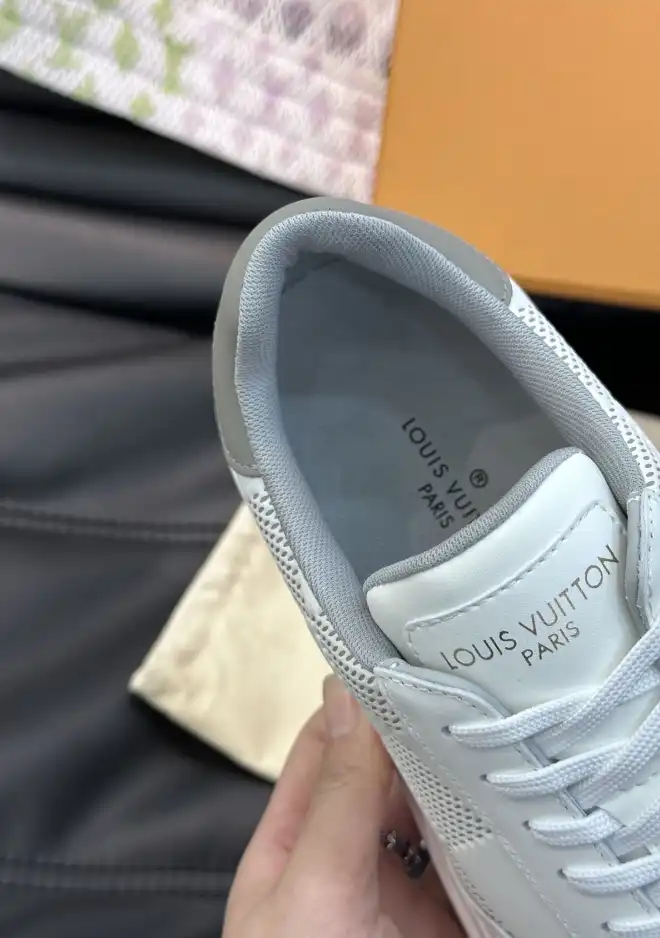 hype Louis Vuitton Sneakers