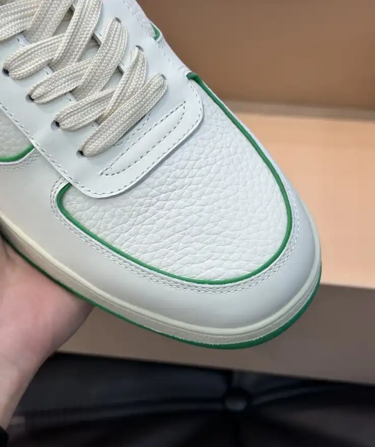 hype Louis Vuitton Sneakers