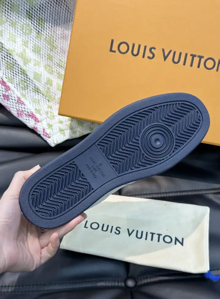 hype Louis Vuitton Sneakers