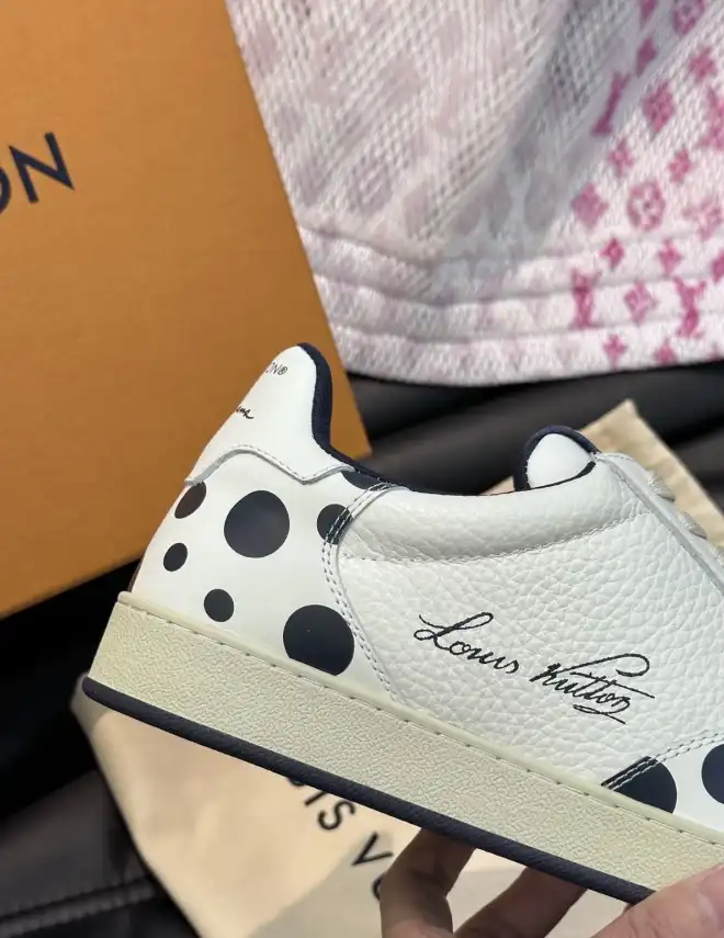 hype Louis Vuitton Sneakers