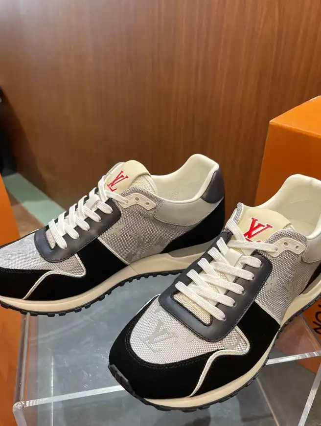 hype Louis Vuitton Sneakers