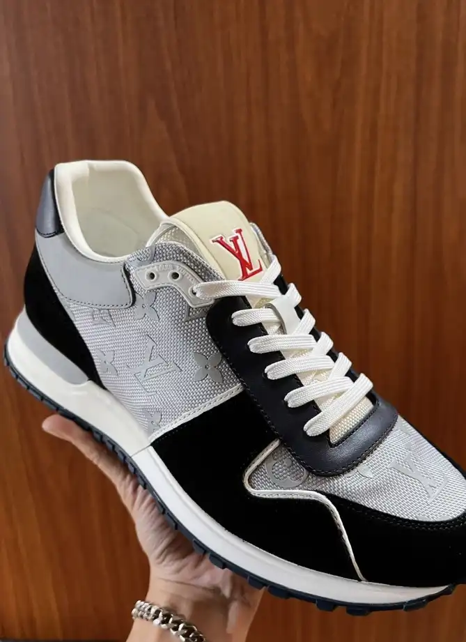 hype Louis Vuitton Sneakers