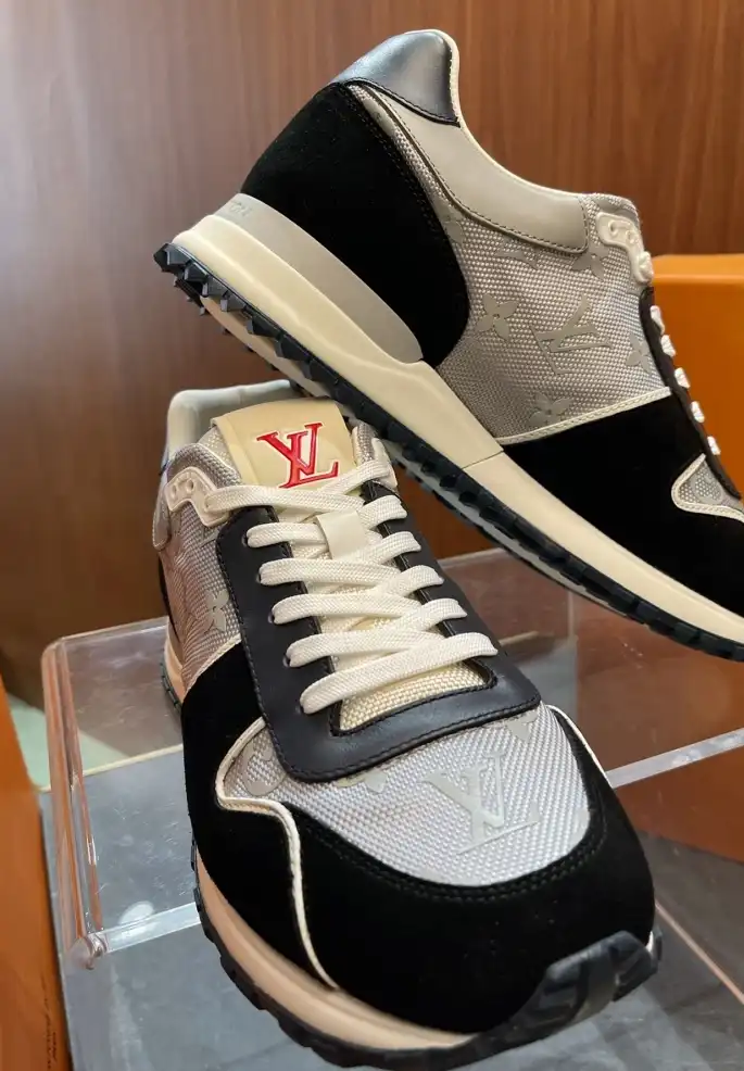 hype Louis Vuitton Sneakers