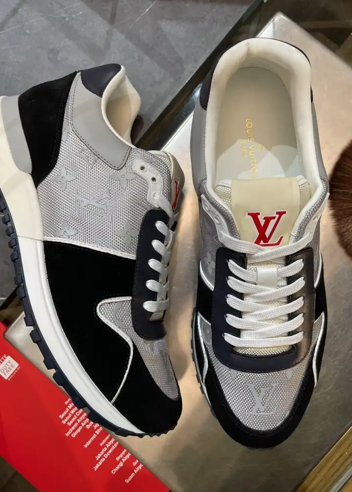 hype Louis Vuitton Sneakers