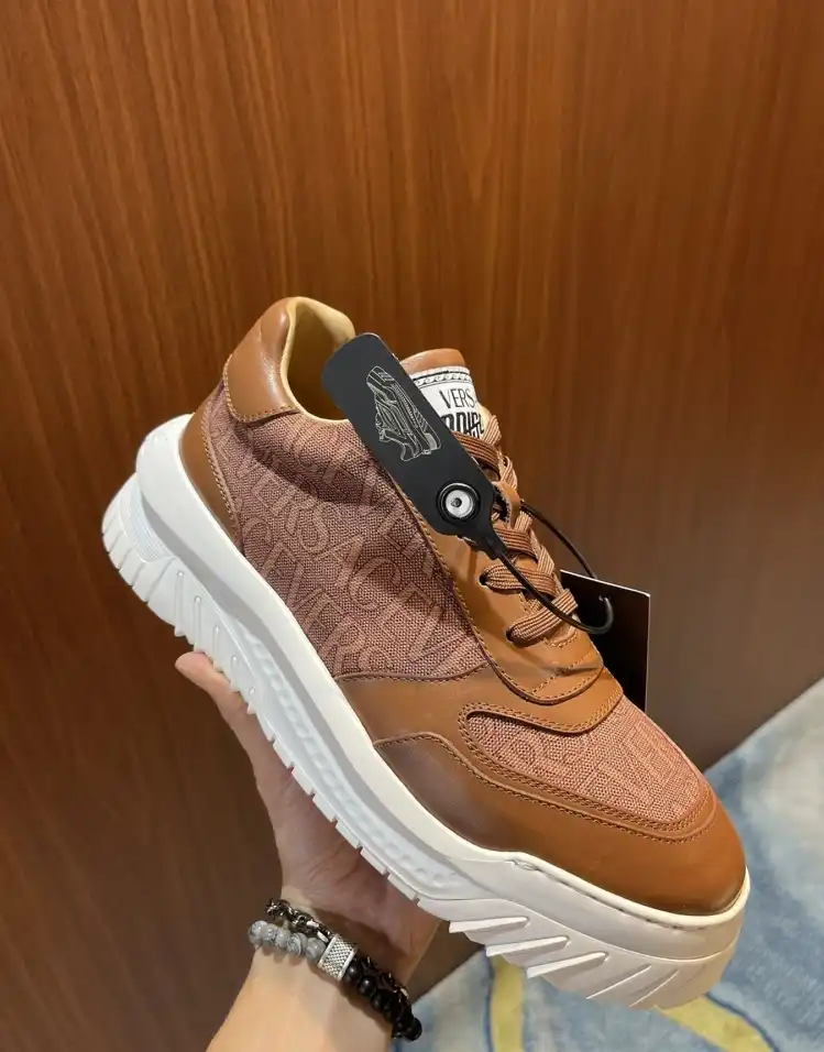 hype Louis Vuitton Sneakers