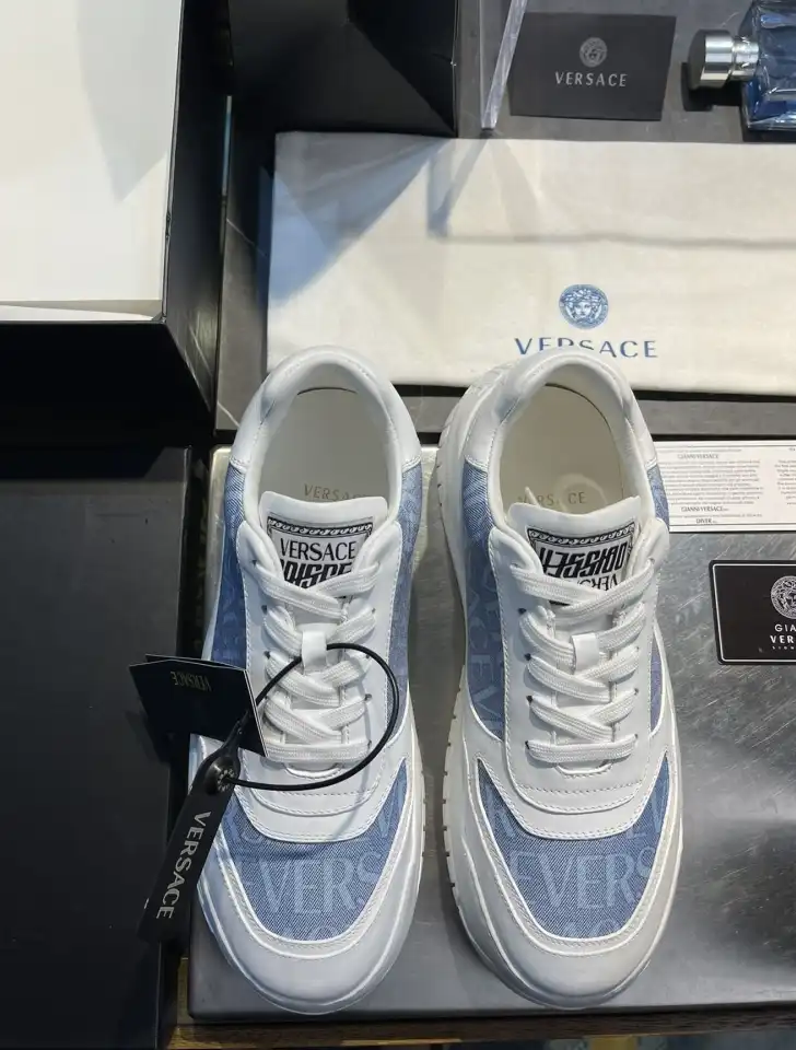 hype Louis Vuitton Sneakers