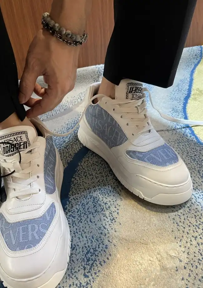 hype Louis Vuitton Sneakers