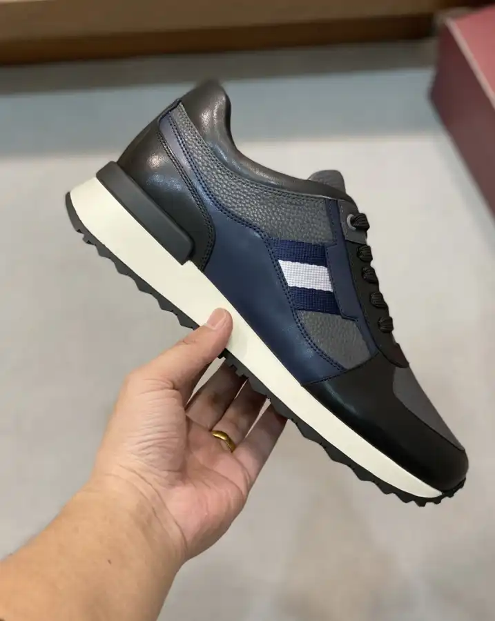 hype Burberry Sneakers