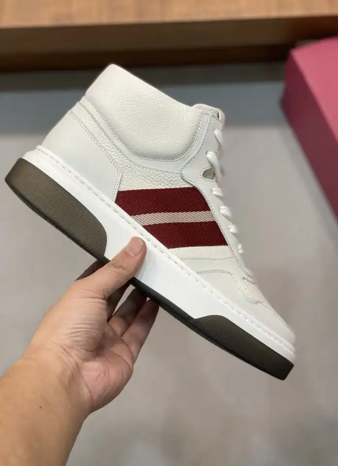 hype Burberry Sneakers