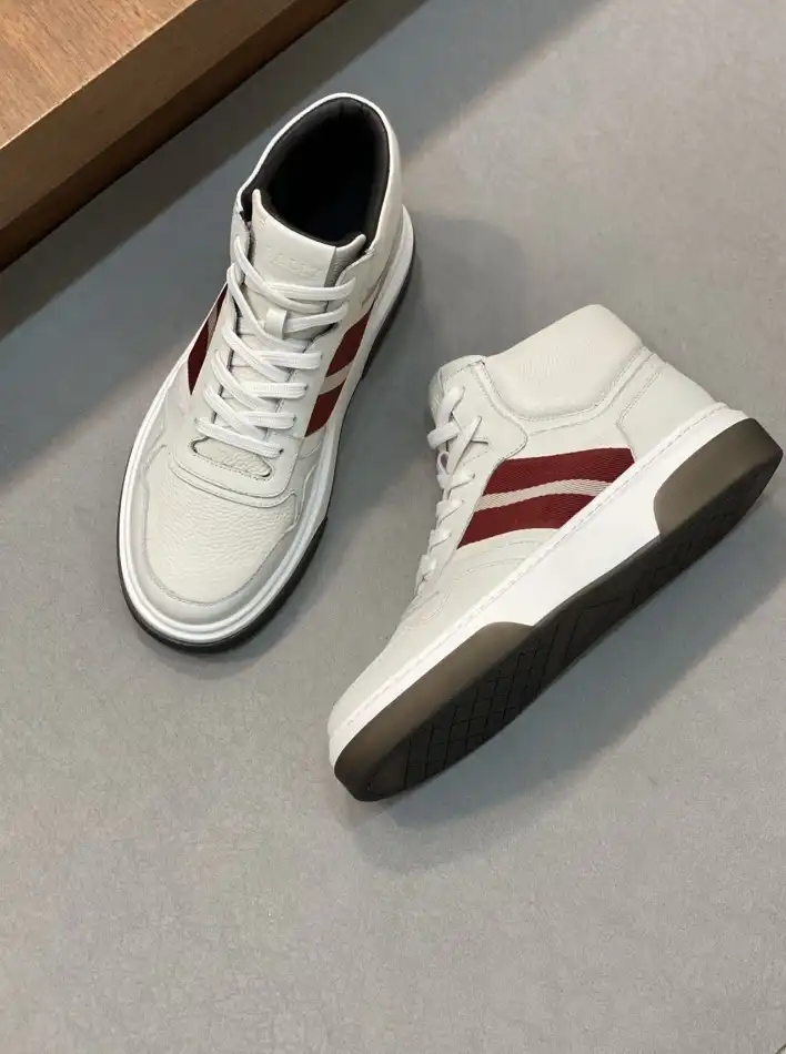 hype Burberry Sneakers