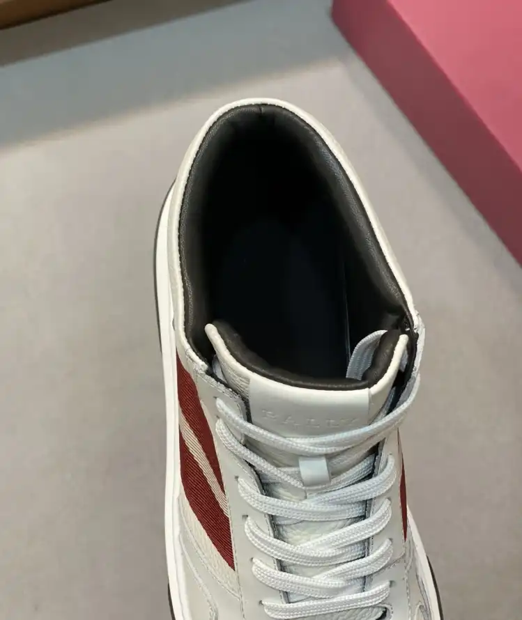 hype Burberry Sneakers