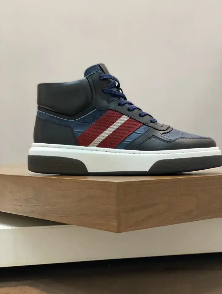 hype Burberry Sneakers