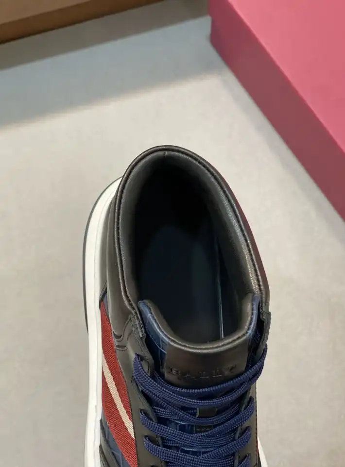 hype Burberry Sneakers