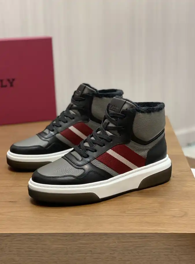 hype Burberry Sneakers