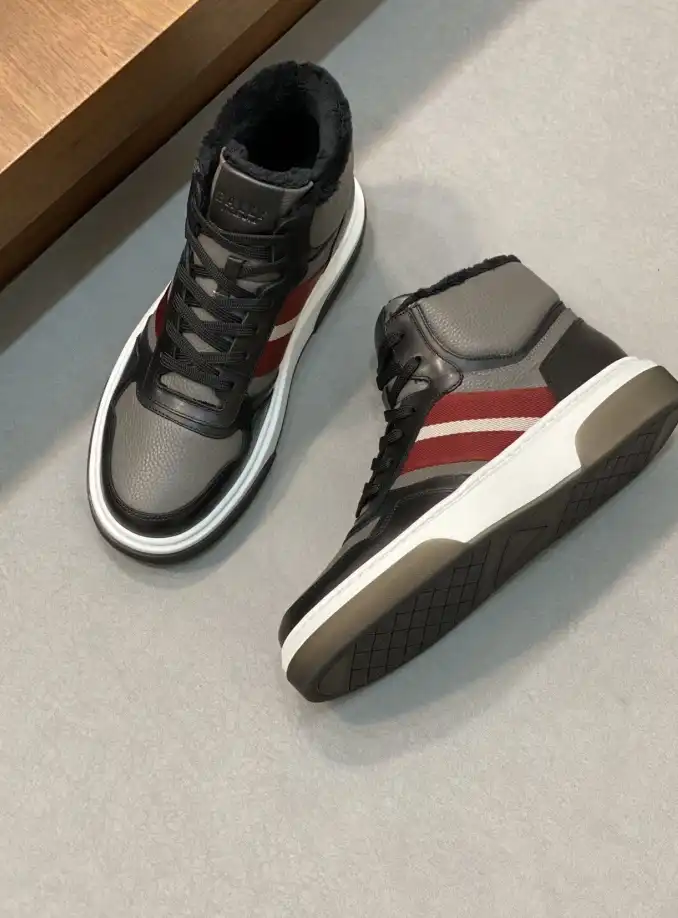 hype Burberry Sneakers