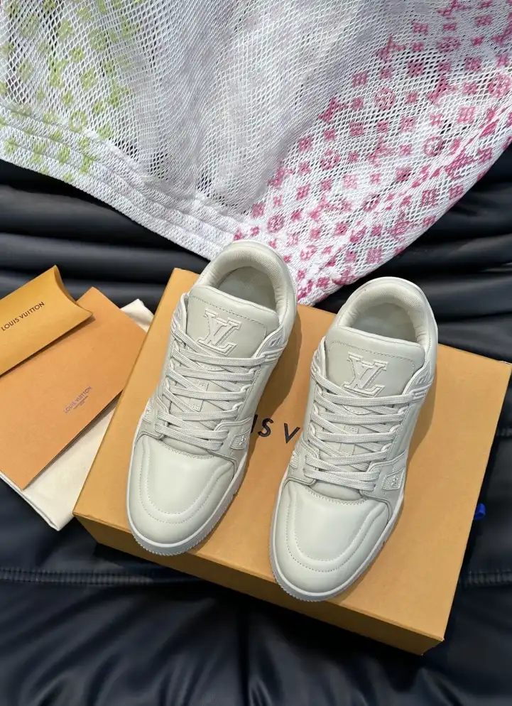 hype Louis Vuitton Sneakers