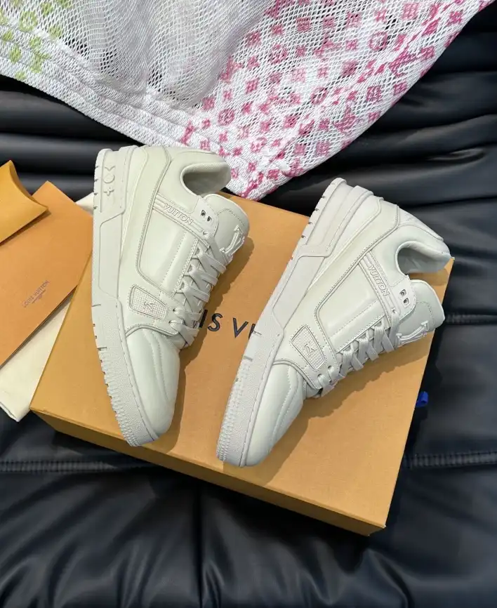 hype Louis Vuitton Sneakers