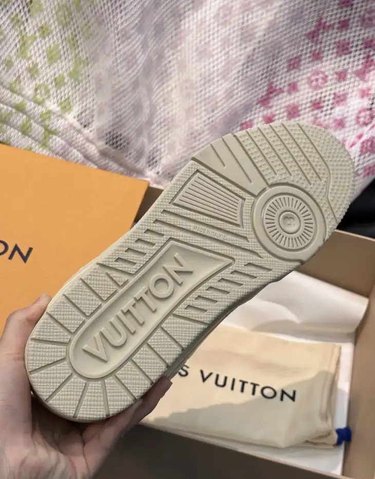 hype Louis Vuitton Sneakers