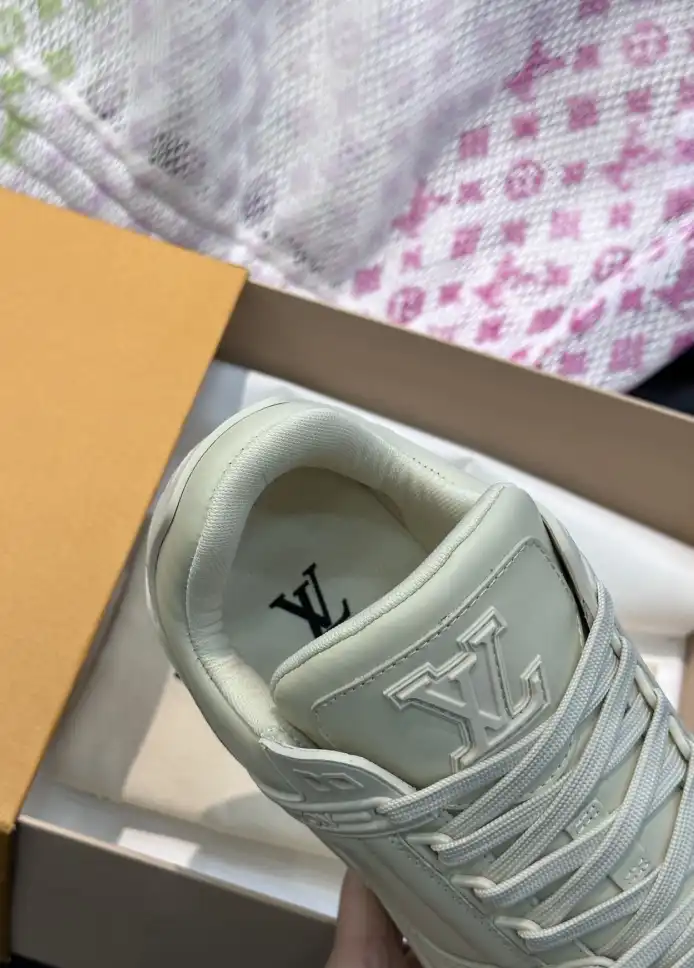 hype Louis Vuitton Sneakers