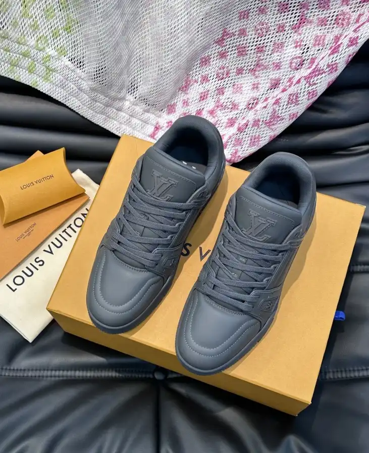 hype Louis Vuitton Sneakers