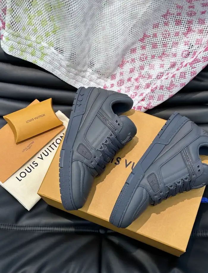 hype Louis Vuitton Sneakers