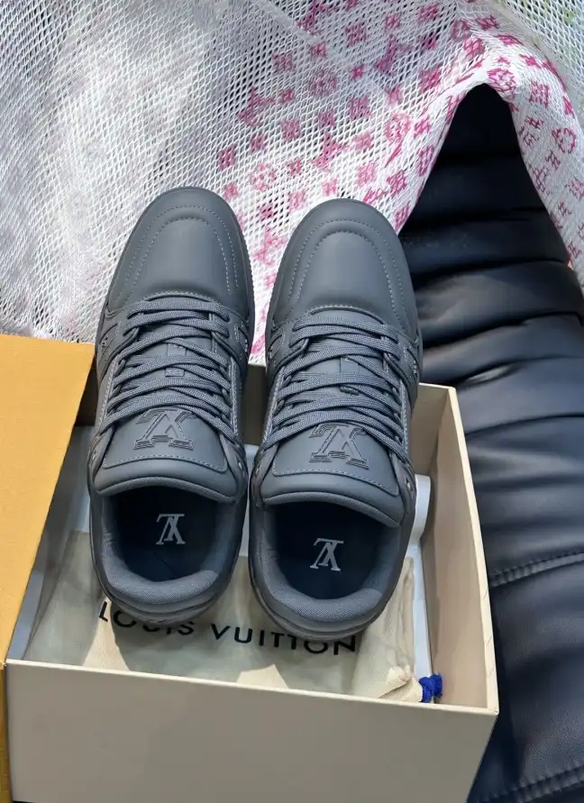 hype Louis Vuitton Sneakers