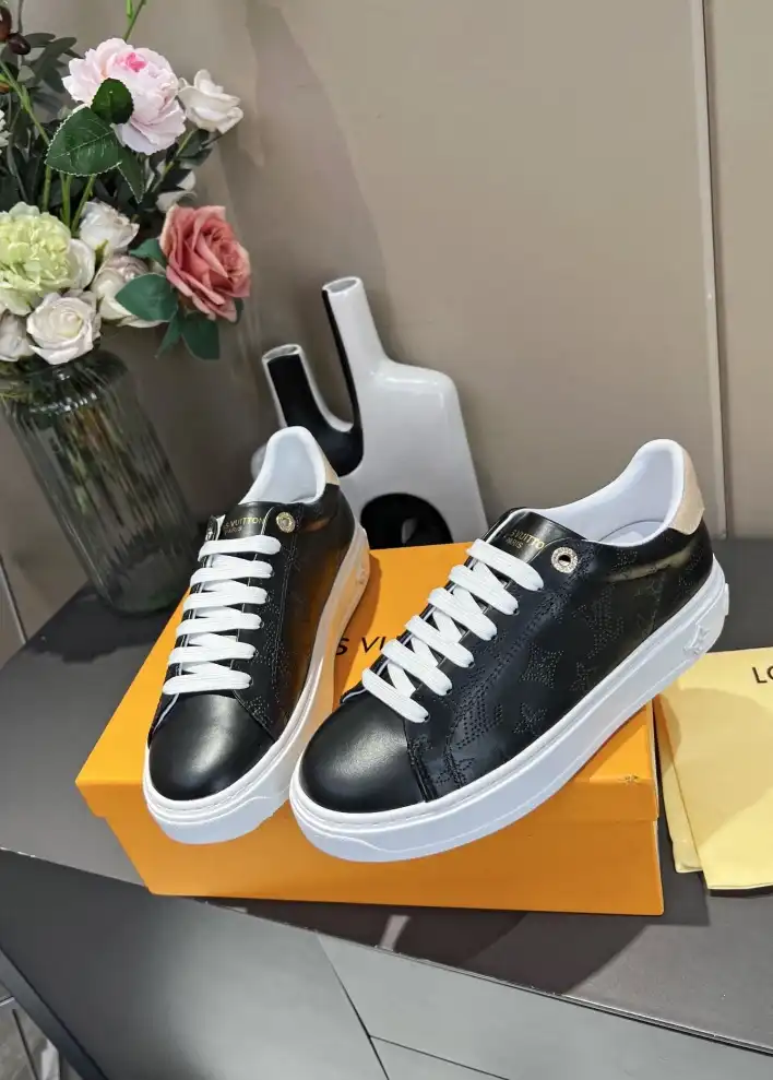 hype Louis Vuitton Sneakers