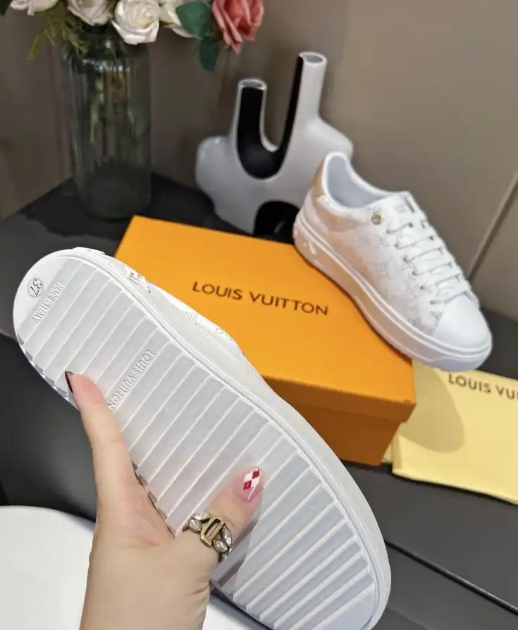 hype Louis Vuitton Sneakers