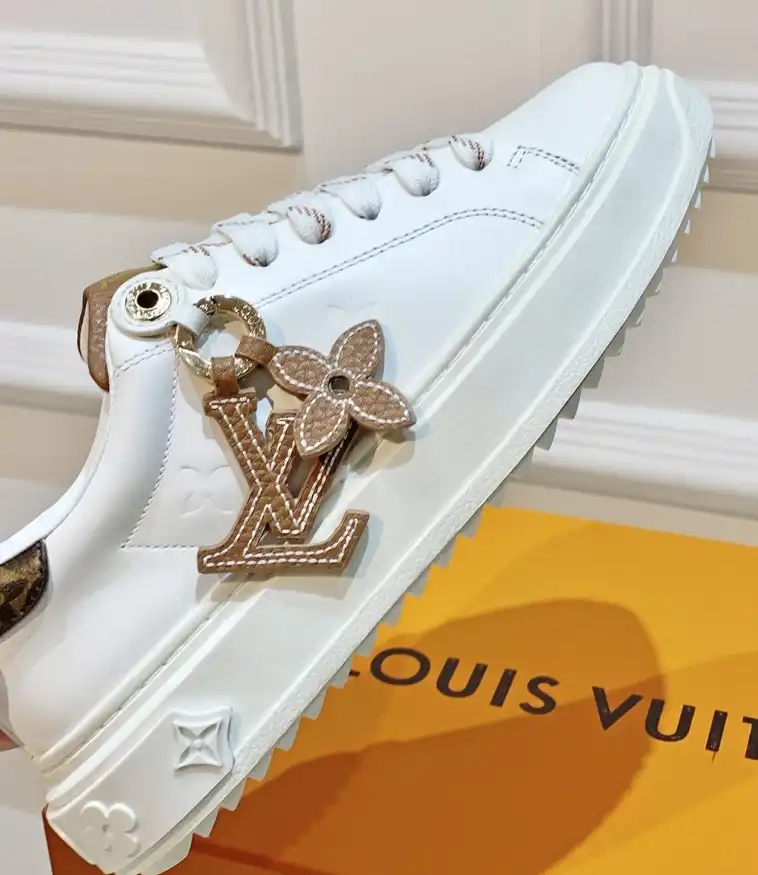 hype Louis Vuitton Sneakers