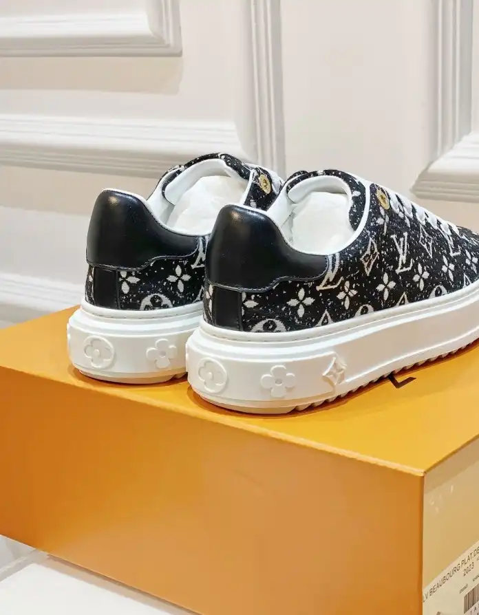 hype Louis Vuitton Sneakers