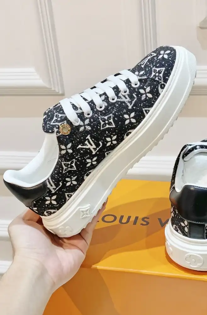 hype Louis Vuitton Sneakers