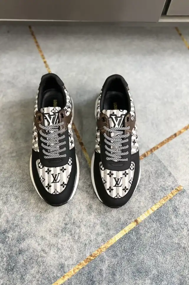 hype Louis Vuitton Sneakers